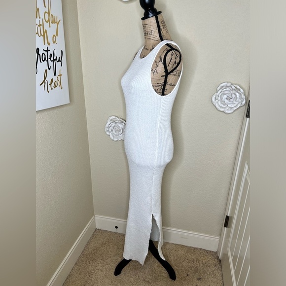 Emory Park Sleeveless Ribbed Knit Distressed Cream Midi Dress Size Small - Picture 8 of 16